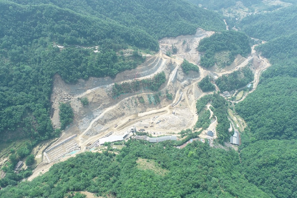 火力全開！下月路項(xiàng)目建設(shè)駛?cè)搿翱燔嚨馈?></a>
            </div>
            
            <div   id=